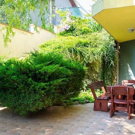 костадинов Gasthuis 3*