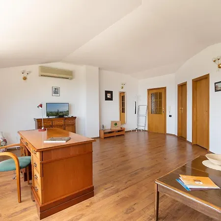 костадинов Várna