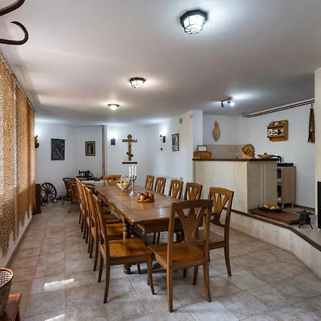 костадинов 3*