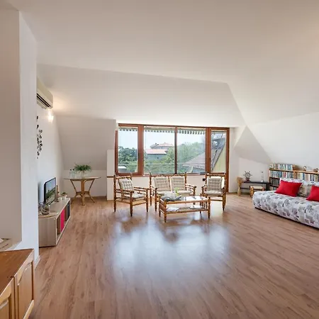 בית הארחה костадинов וארנה