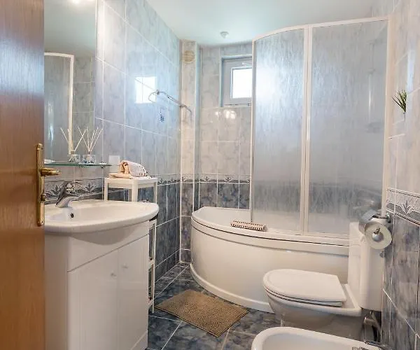 костадинов 瓦爾納