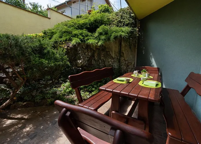 костадинов 招待所