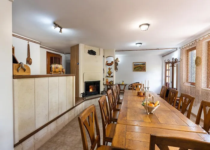 招待所 костадинов 3*